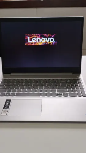 Notebook Lenovo IdeaPad Core i3 (11a Geração) 3.00GHz, 8Gb, SSD 256Gb, Tela Touch-screen