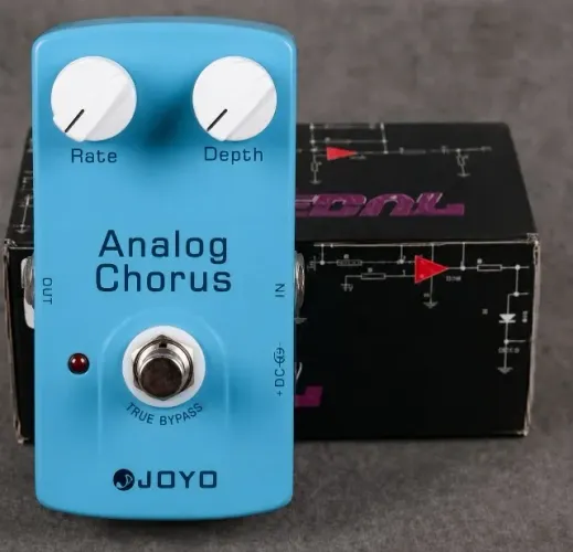 Pedal Chorus Analogue Joyo novo na Caixa