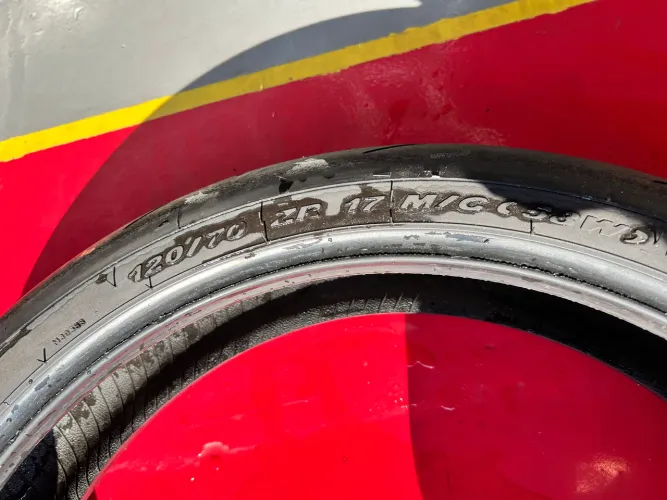 Pneu dianteiro para: Hornet, Ninja, suzuk e outras super corsa
