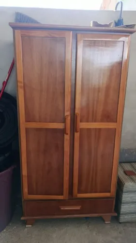 Vendo Sapateira de Madeira