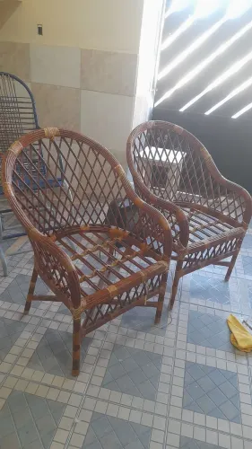 Duas cadeiras cana da Índia peças que dão toque charme elegância qualquer ambiente
