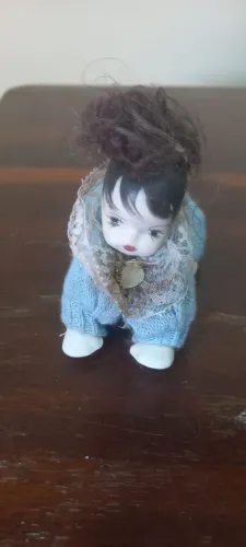 Boneca de porcelana bebê antigo