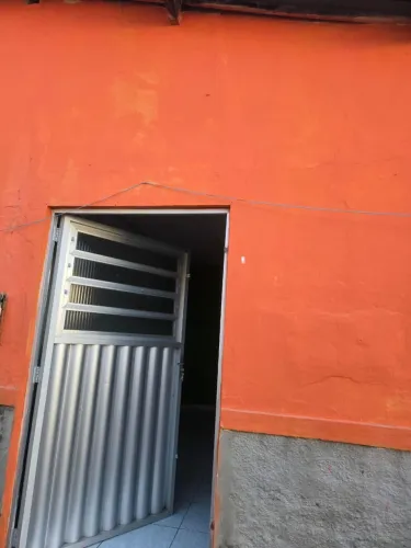 Alugo casa 2 quartos 