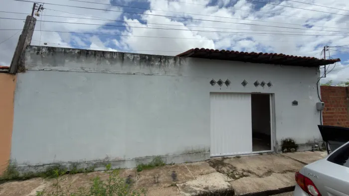 Vende-se casa Parcelada zona Sudeste 