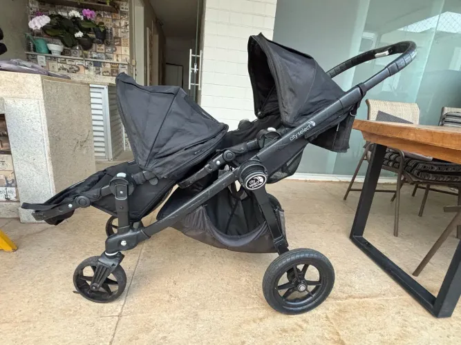 Baby Jogger - Carrinho duplo de bebê + 2 bebês Confortos com Isofix