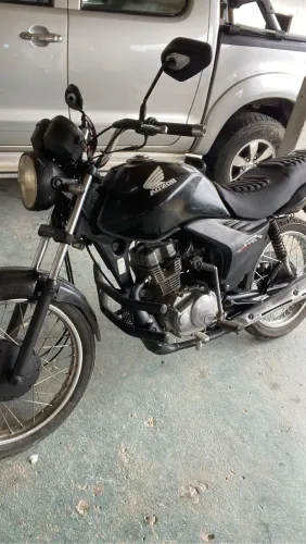 Moto 100% boa só pega e anda tudo novo 