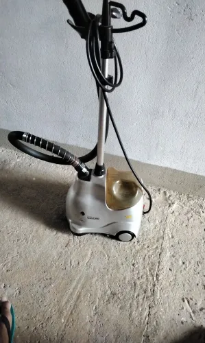 Ferro vertical a vapor