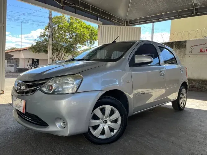 Toyota Etios X 1.3 Flex 16V 5P Mec. 2017