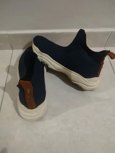 Tênis casual de marca combina com qualquer look