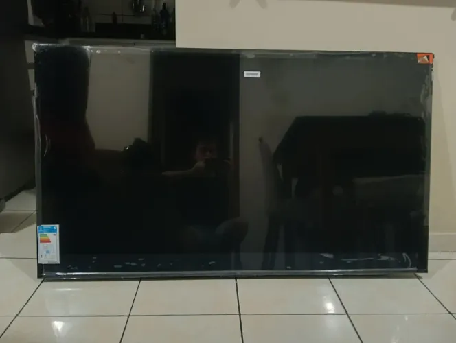 Tv TCL 55 P7K com display danificado