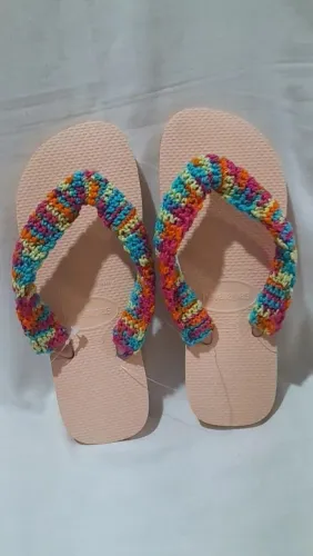 Chinelo havaianas bordado 