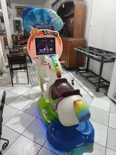 Kiddie rider ou cavalinho eletrónico infantil com gamer