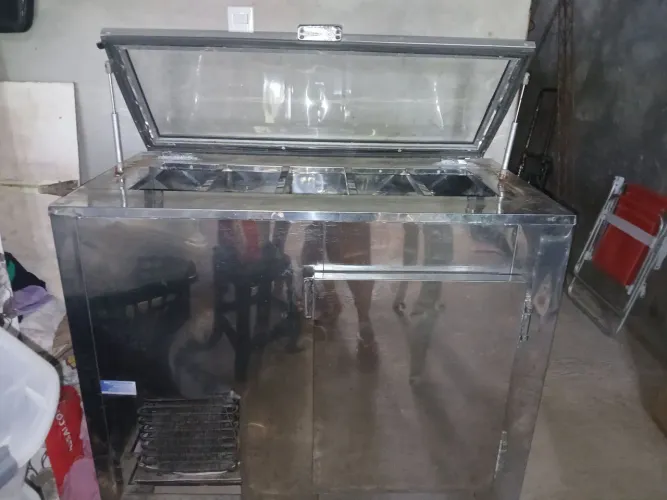 Vendo freezer expositor.