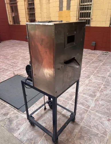 Vende-se Máquina de Caldo de Cana