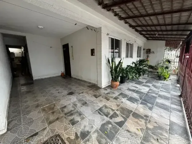 imóvel com garagem disponível.