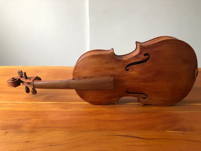 Viola artesanal