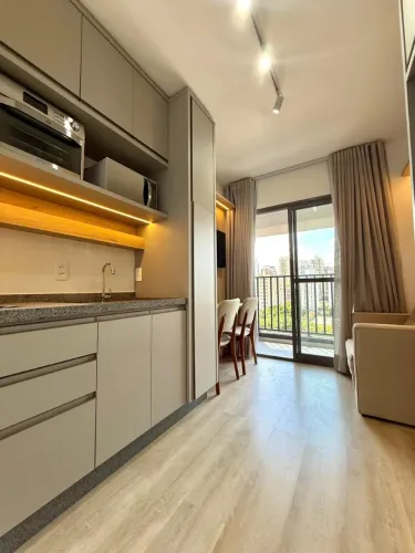 LOCAÇÃO: STUDIO COMPLETO C/ DORMITÓRIO SEPARADO, MOBILIADO, AR CONDICIONADO EM PINHEIROS!