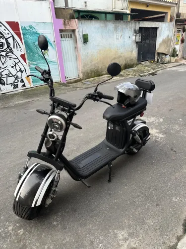 Vendo scooter elétrica 2025 muito nova!