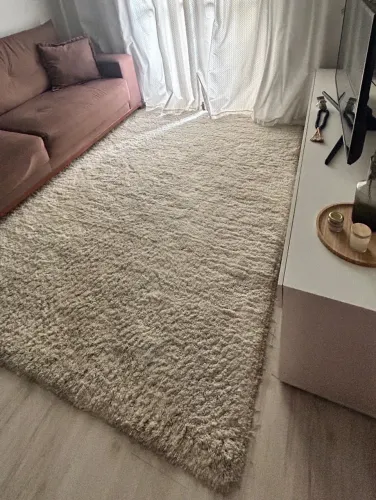 Vendo Tapete Shaggy 2x3m - Pelo Alto, Bege e Excelente Qualidade