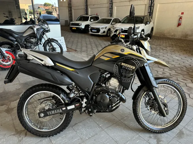 XTZ 250 LANDER 2024