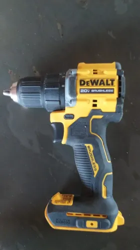Furadeira e Parafusadeira de impacto à Bateria 20v - dcd 794 (DeWALT)