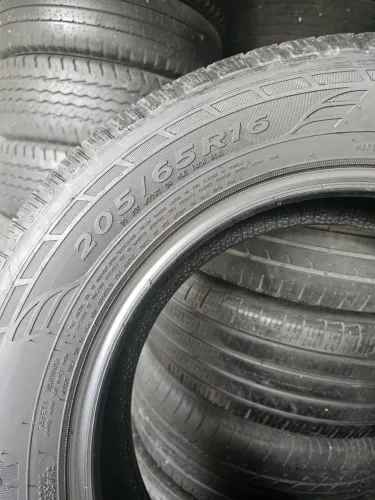 Jogo 4 Pneus Goodyear Aro 16 EfficientGrip SUV 205/65R16 95H