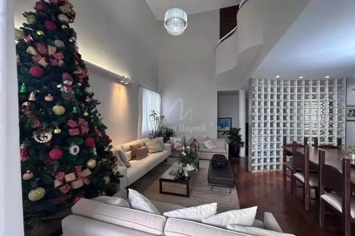 (61667) à venda - Casa com 3 quartos, 6 vagas, no Santa Lúcia