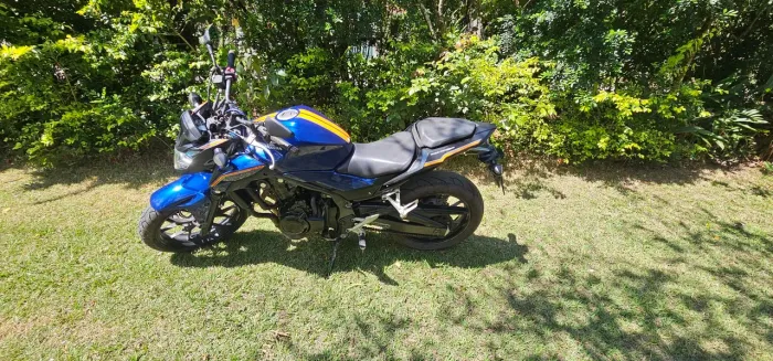 Moto cb 500F azul pérola 