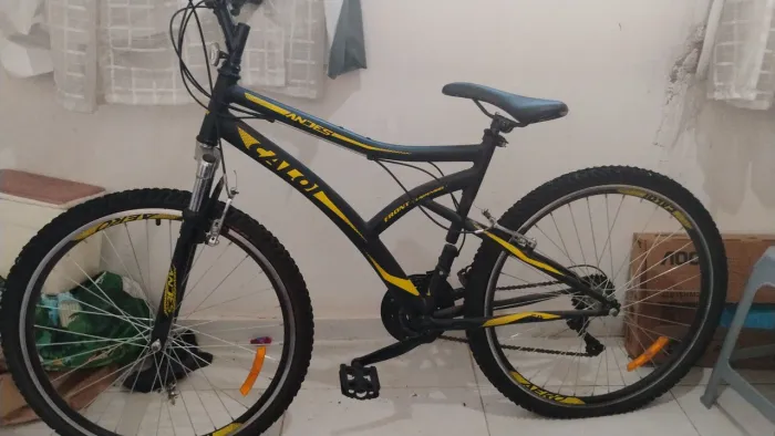 Bicicleta Aro 26" Caloi semi nova aceito troca em placa de video.