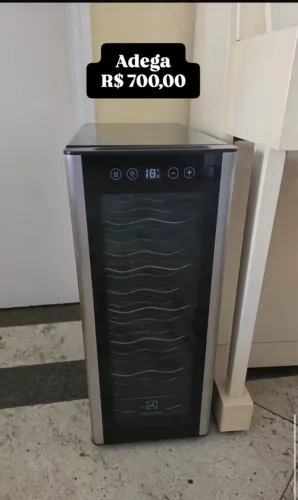 Vendo Adega / Rack / Escrivaninha com cadeira