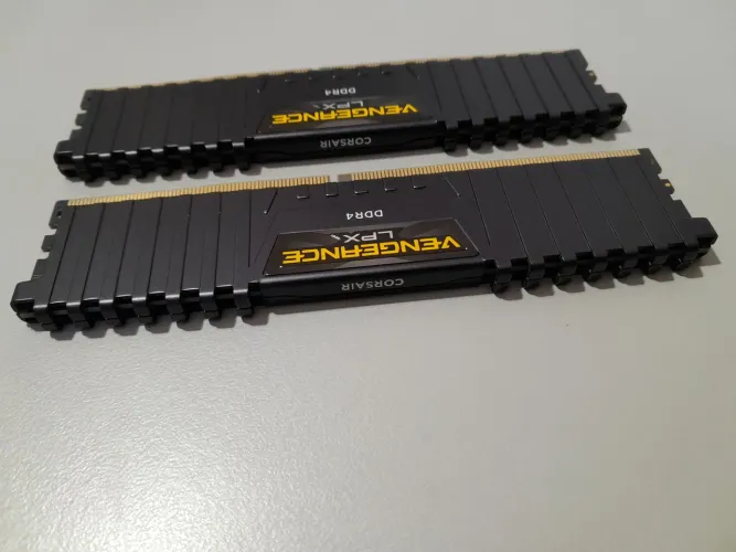 Memória DDR4 2x8gb 16gb Corsair LPX 2400mhz