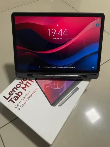 Tablet SEMINOVO Lenovo TAB M11 Com caneta e capa 4GB RAM 128GB Wi-Fi Android 14 11" FHD