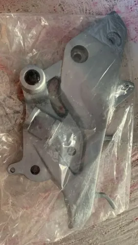 Suporte pedaleira traseira bacalhau direito fz15