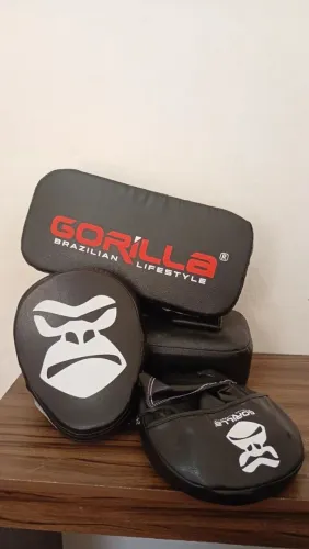 Kit Gorilla Muay Thai - Aparador + Manoplas - NOVO, NUNCA USADO