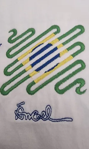 CAMISA EM MALHA COM BORDADO.