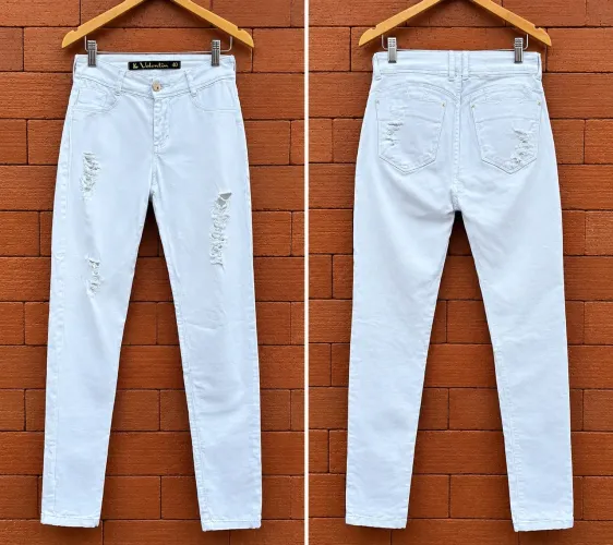 Calça jeans branca, tamanho M Marca: Valentin R$ 40,00