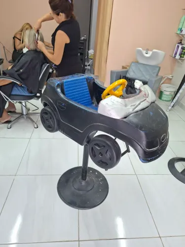 Carrinho de cortar cabelo