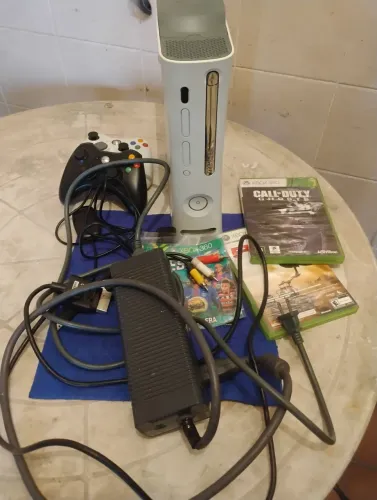 Xbox 360 fat 2 controle e 10 jogos