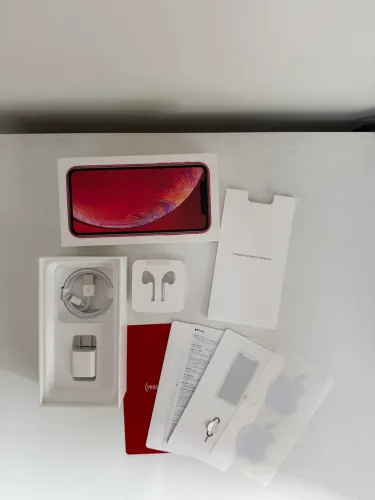Caixa para iPhone Xr 256 GB vermelho com cabo e fonte novos