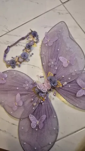 Asa Jardim Encantado luxo com flores e borboletas