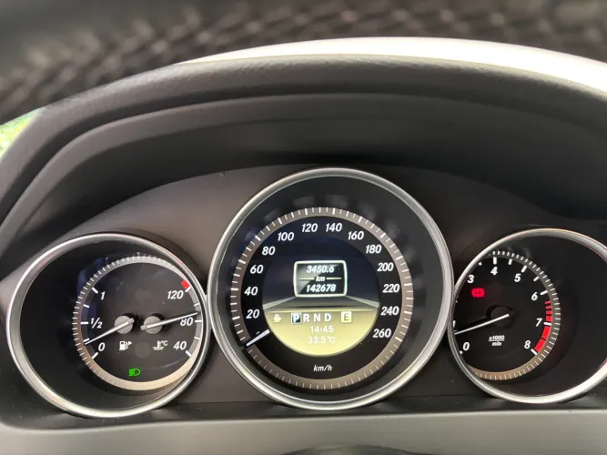 Mercedes-Benz C-180 CGI Classic 1.8 16V 156cv Aut. 2012