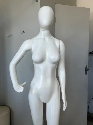 Manequim feminino