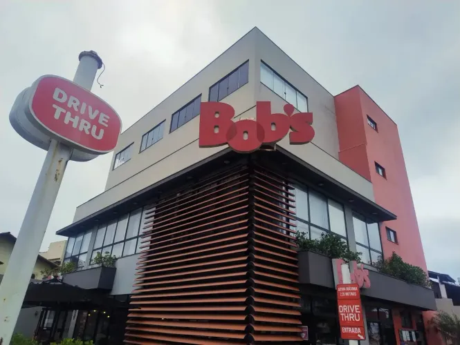 Sala Comercial nos Cavaleiros