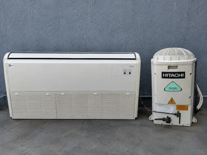 Ar Condicionado 24.000 BTUs (220V) - Condensadora Hitachi + Evaporadora Piso Teto