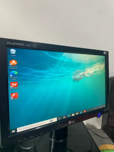 Monitor LG de 17 polegadas 