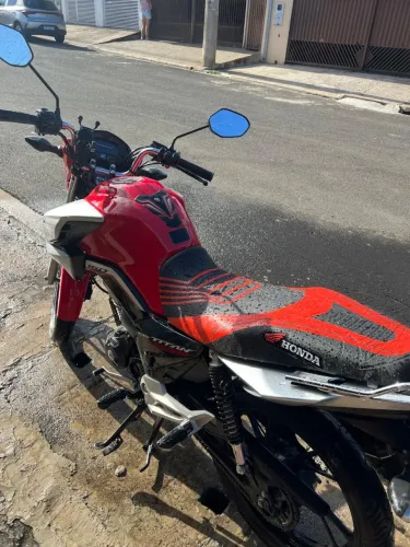 Vendo cg titan 2022