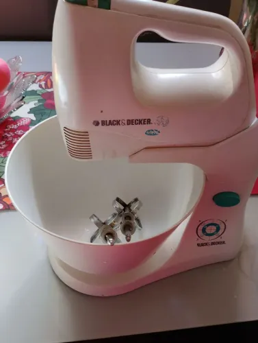 Batedeira Black+Decker com Tigela - Funcionando Perfeitamente