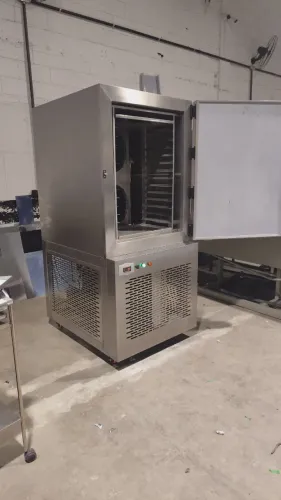 Ultracongelador para 140 canecas (bebidas) 