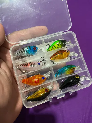 Iscas Artificiais Mini Crank Kit com 8 iscas + Caixa