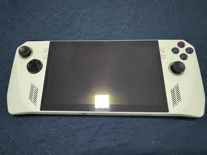 Rog Ally Z1 Extreme Zero com Case - praticamente novo 